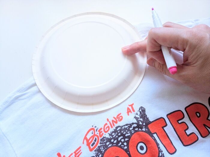 ミシンも針も使いません！着なくなったTシャツが「エコバッグ」に大変身！たった10分でできますよ♪