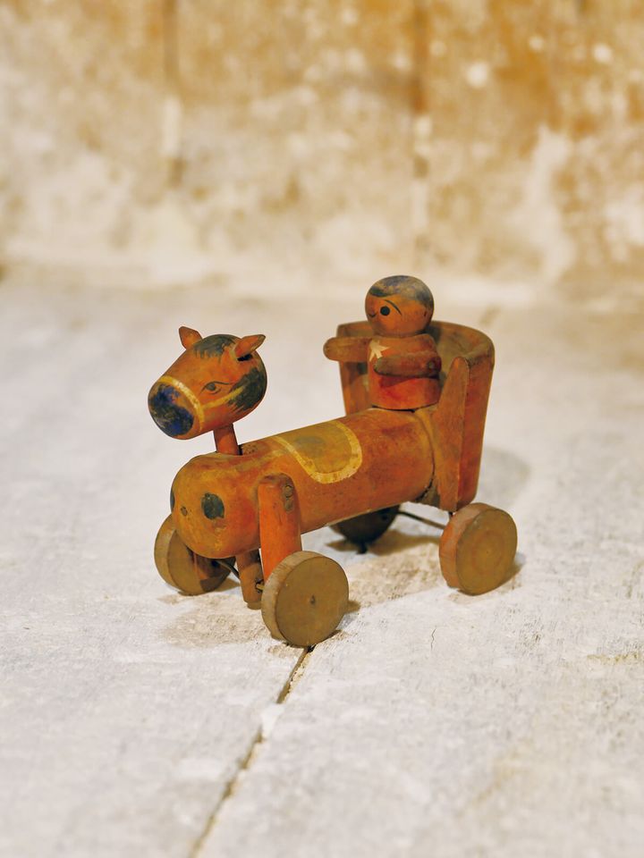 ロシア製の木製馬車