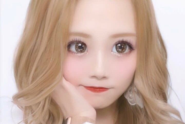 【写真・画像】小学生ギャル（9）の美人母（33）、モテモテだった高校時代の写真に「娘とどっちの写真かわからない」驚きの声 1枚目