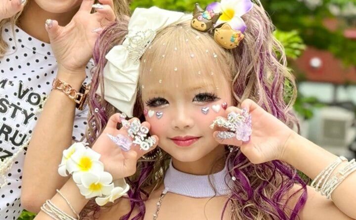 【写真・画像】小学生ギャルたちのギャルすぎるママに驚きの声「西野カナ・浜崎あゆみ・倖田來未が並んだみたい」 1枚目