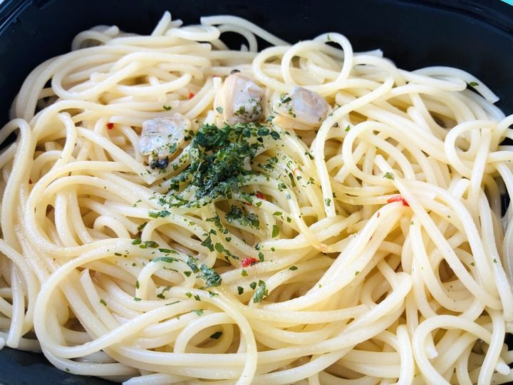 ほぼペペロンチーノ？酸味は控えめ！【ドンキ】「ヤバ盛り 塩レモン」
