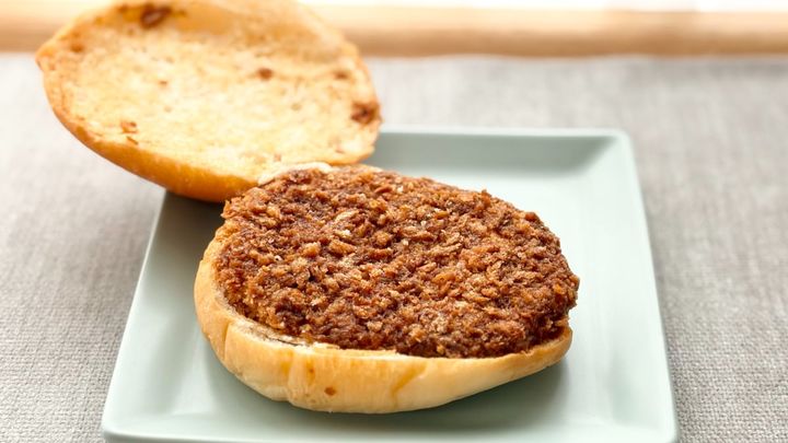「後100個くらい食べたい」【ファミマ限定】暴君ハバネロがバーガーに