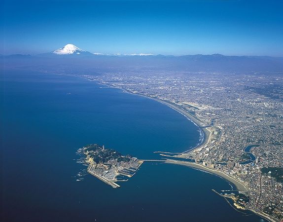 【神奈川県藤沢市】はとバスが「海の環境問題」をテーマにした江ノ島海岸サステナブルツアーを運行！