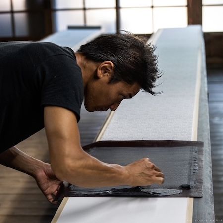 紙を再利用した江戸小紋の粋なデザイン。「TSUMUGI」がTシャツやあずま袋などを発売