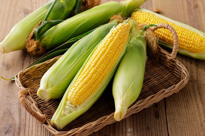 トウモロコシをゆでずにおいしく食べるには？