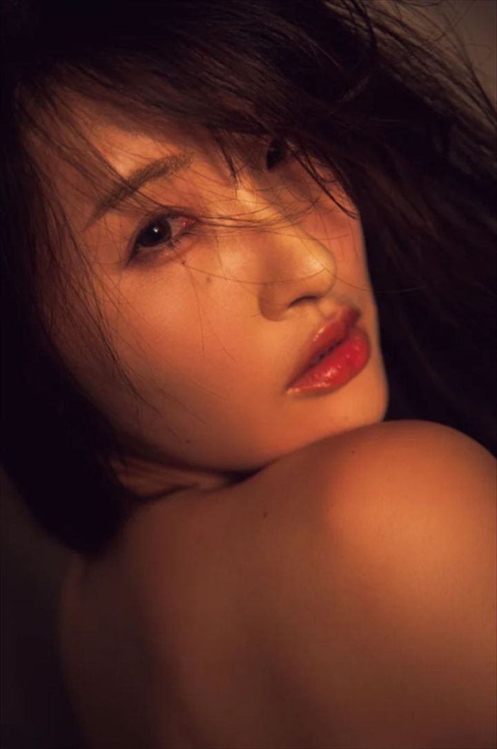 原つむぎの最新写真集『Bloom』（ワニブックス）より width=