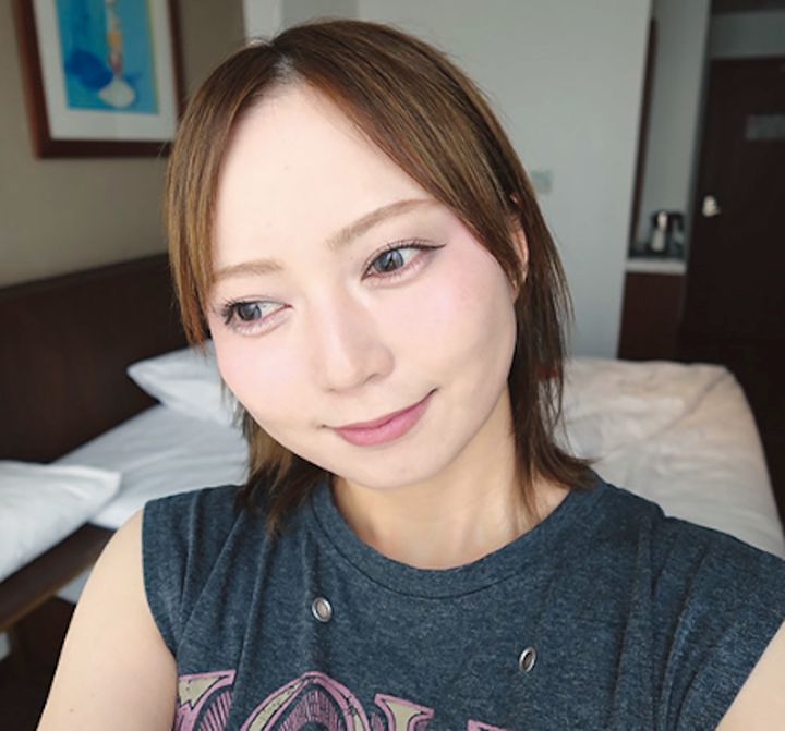 私立恵比寿中学・安本彩花さんがお試し。華やぎルックを叶えてくれる、今注目の新作コスメ