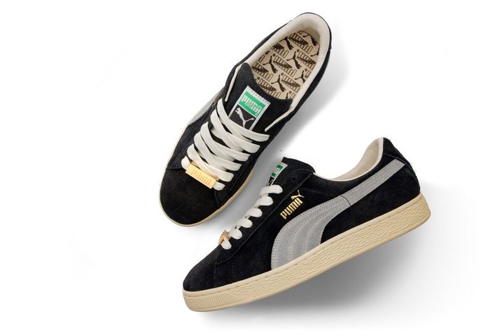 PUMAの定番「SUEDE」に、A$AP Rockyの感性が加わった注目のコラボレーションモデル。ストリートのムードを足元から取り入れたい人にぴったりの一足となっている。
