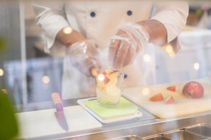ひんやり、旬の果物とともに。吉祥寺のフローズンヨーグルト専門店「ウッドベリーズ マルシェ」