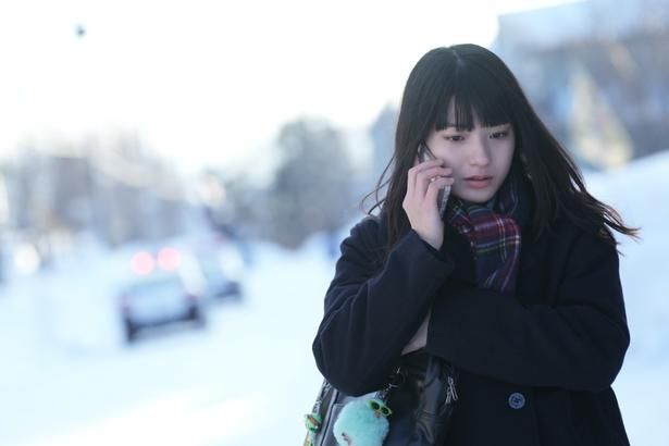 【写真を見る】事件の鍵を握るもうひとりのヒロイン、アケミ役の蒔田彩珠ら、9名の新キャストが決定 [c]2026「BYE BYE LOVE 探偵はBARにいる」製作委員会