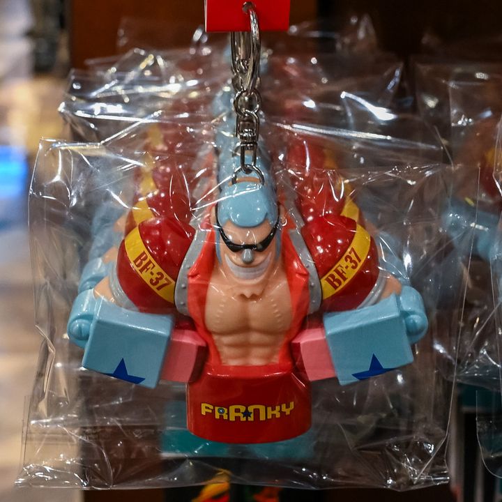 フランキーを立体造形したフィギュアキーホルダー