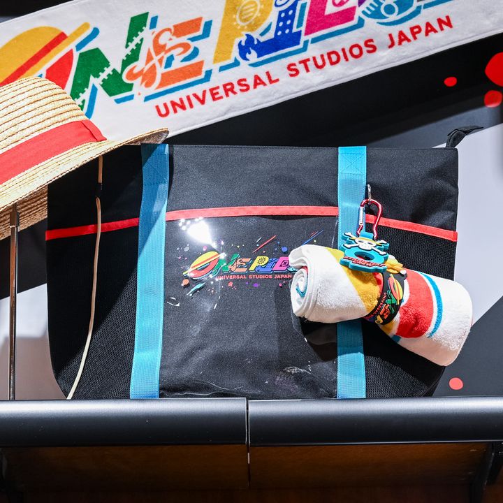 トートバッグとロールタオル、ラバーチャーム