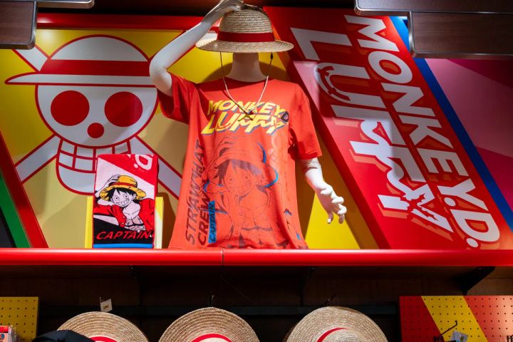 Tシャツと麦わら帽子を合わせたコーディネート