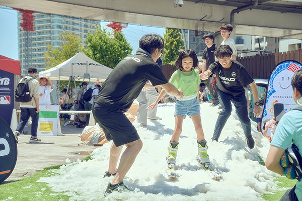 【神奈川県海老名市】海老名駅前に雪山が出現！「ららぽーと海老名 presents 雪でアソビナ」開催