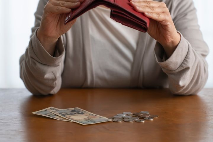 夫の経済的DVで貯金がゼロに、さらに最悪の事態まで……！年収200万・34歳女性の壮絶過去