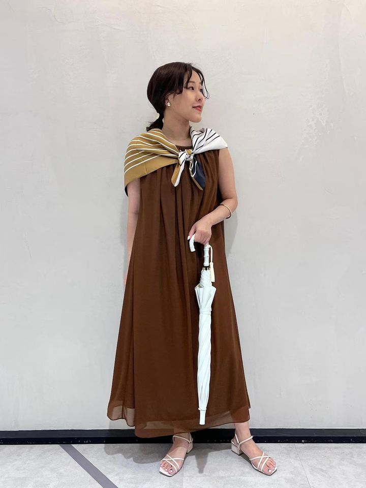 大判サイズを肩に巻いてショール風