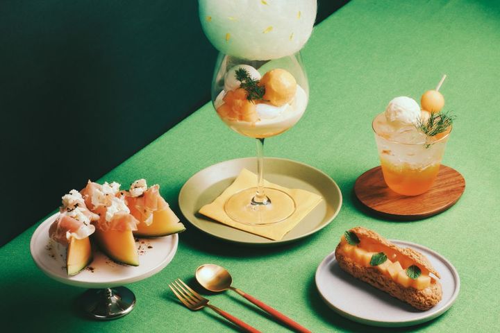 赤肉メロンソーダ 800円 メロンエクレア 800円 生ハムメロン 1,700円