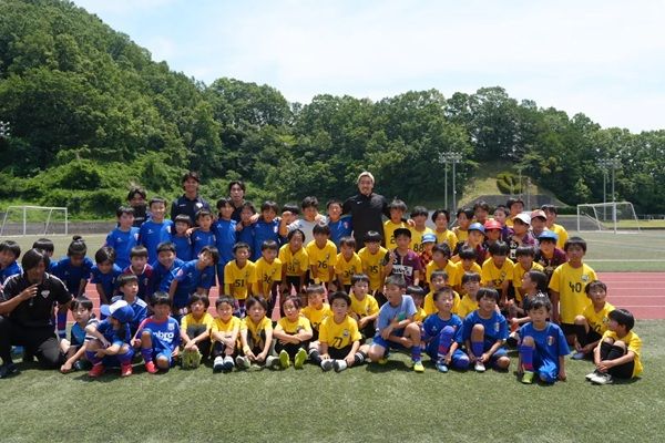 【奈良県御所市】佐藤薬品工業が、「昌子源選手 サッカー教室」で塩分補給サプリ「RED-Q」を提供