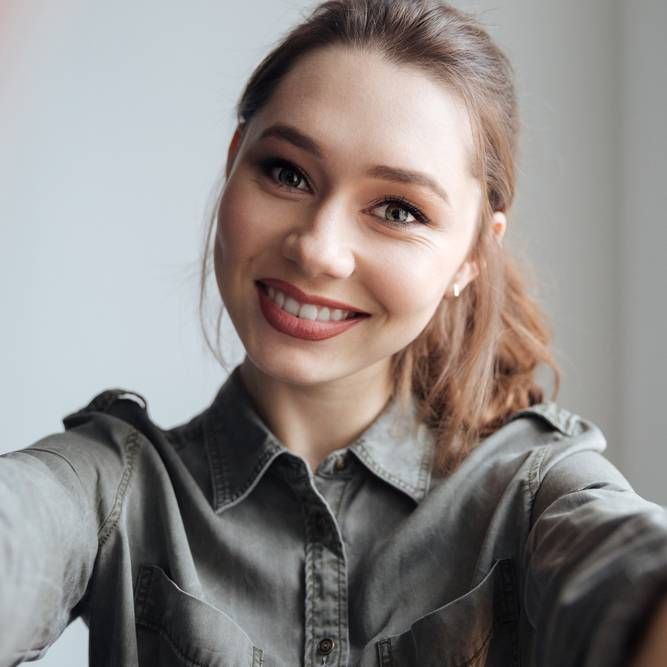 女性