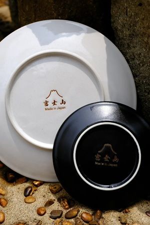 「かっぱ橋まえ田」が「美濃焼コレクション」を発売！葛飾北斎の代表作がモチーフ