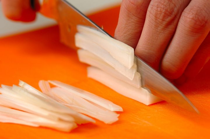 セロリとヒジキの中華和えの下準備1