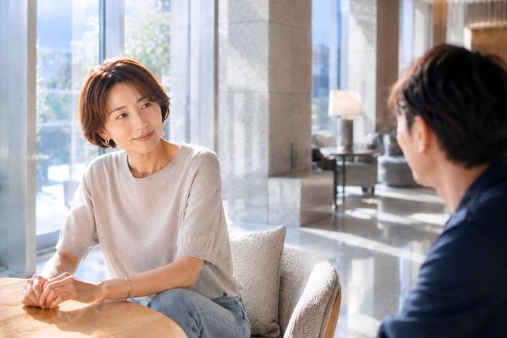 「褒め上手な女性」がモテる理由。“また会いたい”と思わせる褒め方のコツ