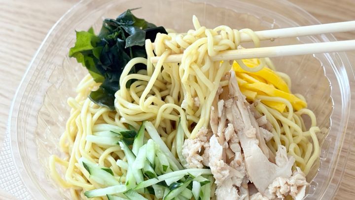 ごまのきいたタレがクセになる！【ファミマ】名店監修のコラボ麺が登場