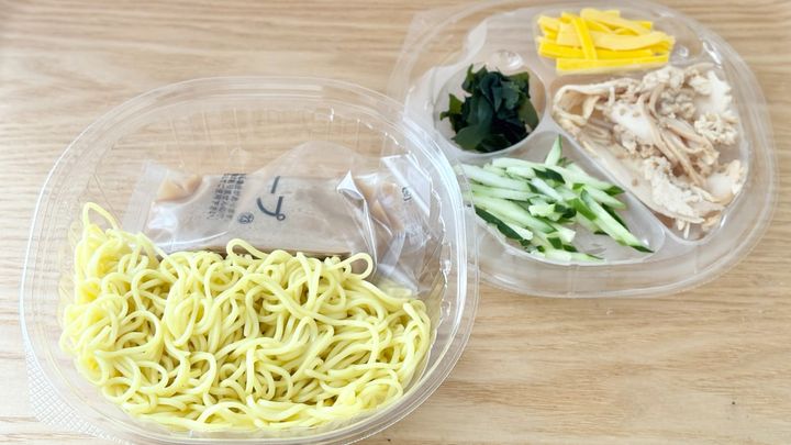 ごまのきいたタレがクセになる！【ファミマ】名店監修のコラボ麺が登場