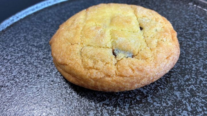 「美味ええええ」「なんぞコレ」「リピ確定」【セブン】絶対に食べてほしい背徳クッキー「見つけたら絶対買う」