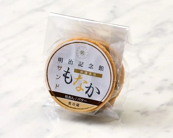 【東京都港区】明治記念館が、抹茶あん2個と小倉あん3個入りの「サンドもなか 5個入り」を発売！