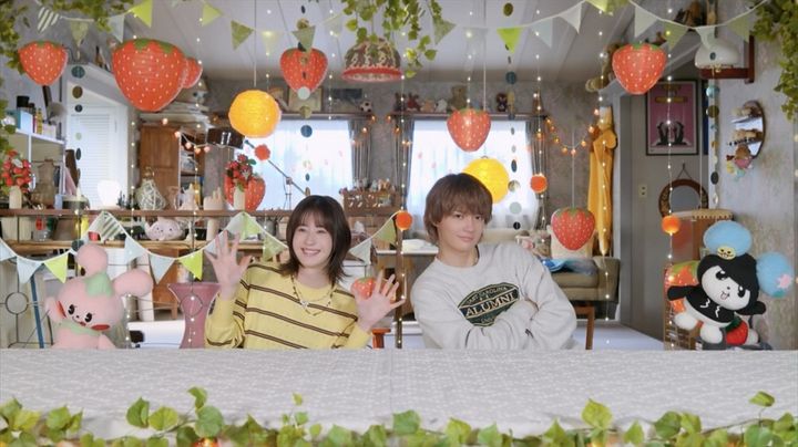 初回エンディングにて、星野源書き下ろし主題歌「好き」に合わせて松本若菜と佐野勇斗、キャラクターたちによるパペットダンスが初披露 （C）TBS width=