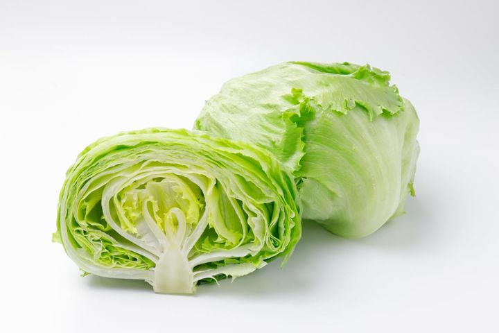 冷蔵庫で乾燥しやすいレタスの鮮度を長持ちさせる方法とは？