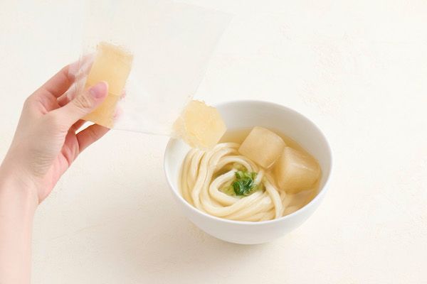 讃岐の冷たいかけうどんを手軽に楽しめる「ひやかけキューブ」が新発売
