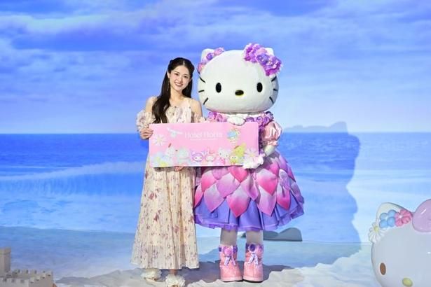 【写真】松村沙友理さんとハローキティのツーショット