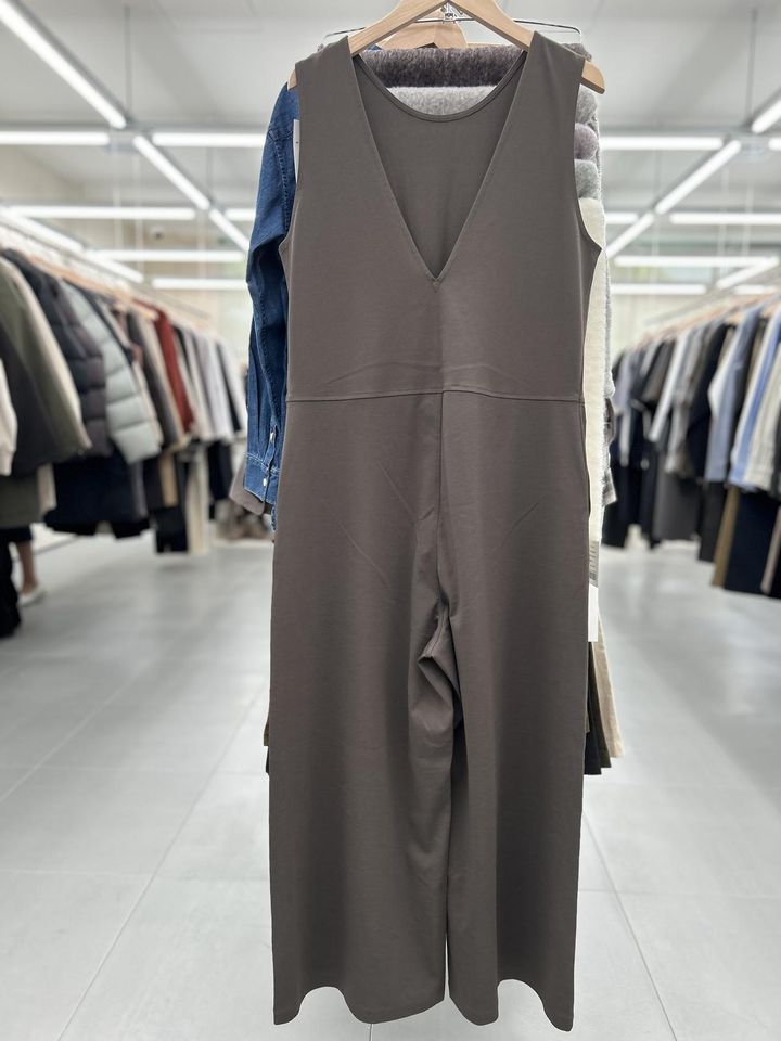 画像2: 【無印良品】婦人 スムースポンチジャンプスーツ¥4,990 ※2026年7月中旬発売予定 www.muji.com