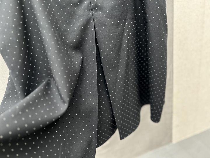 画像2: 【無印良品】婦人 なめらか キャミソールブラウス¥2,990 ※2026年7月中旬発売予定 www.muji.com