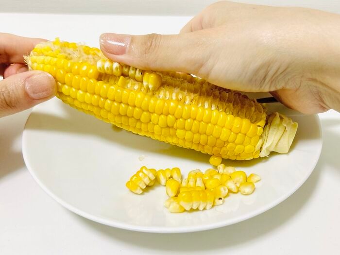 もう歯に詰まらない！【とうもろこし】のスマートな食べ方。これは感動♡