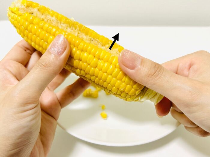 もう歯に詰まらない！【とうもろこし】のスマートな食べ方。これは感動♡