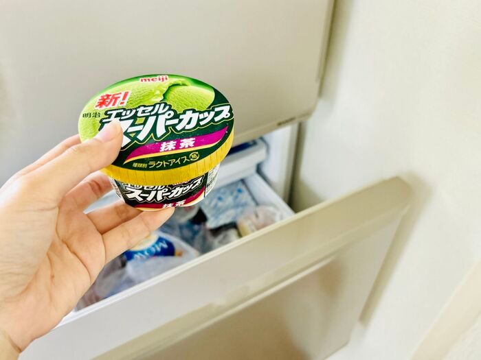 食べきれない「カップアイス」が一瞬で半分に！？斬新すぎる裏ワザやってみた！