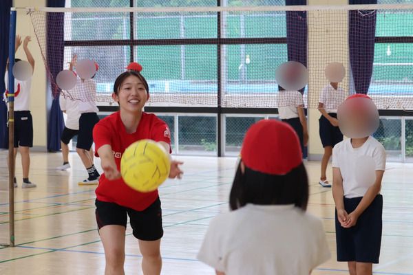 神奈川県・川崎市稗原小学校で、NECレッドロケッツ川崎選手参加のスポーツ教室実施