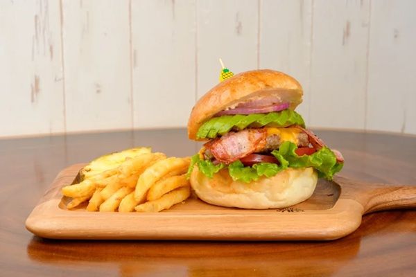 【大阪府豊中市】公園でハワイ気分！服部緑地公園にハワイアンカフェ「ALOHA CAFE Pineapple」オープン