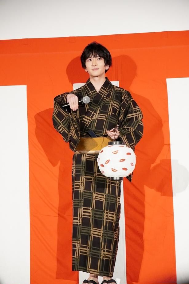 【写真を見る】板垣李光人、浴衣姿を披露！「セミ色です」