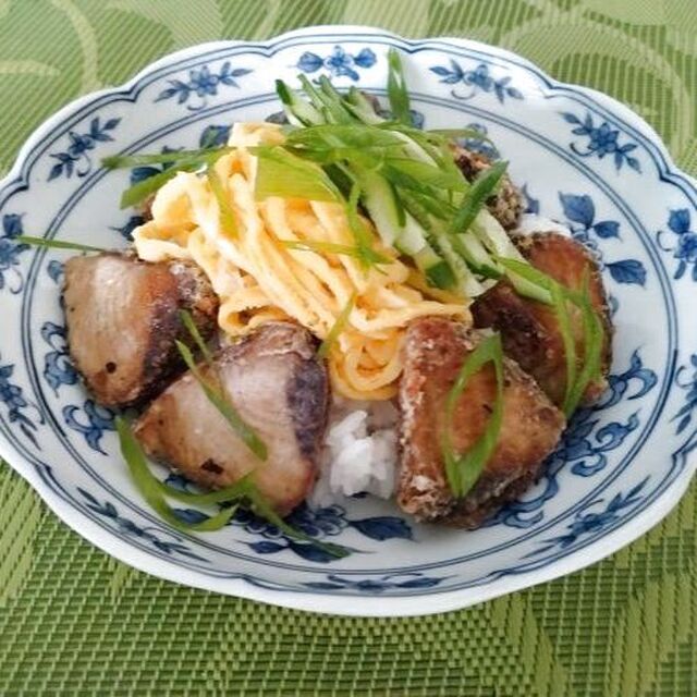残った刺身で竜田揚げ丼
