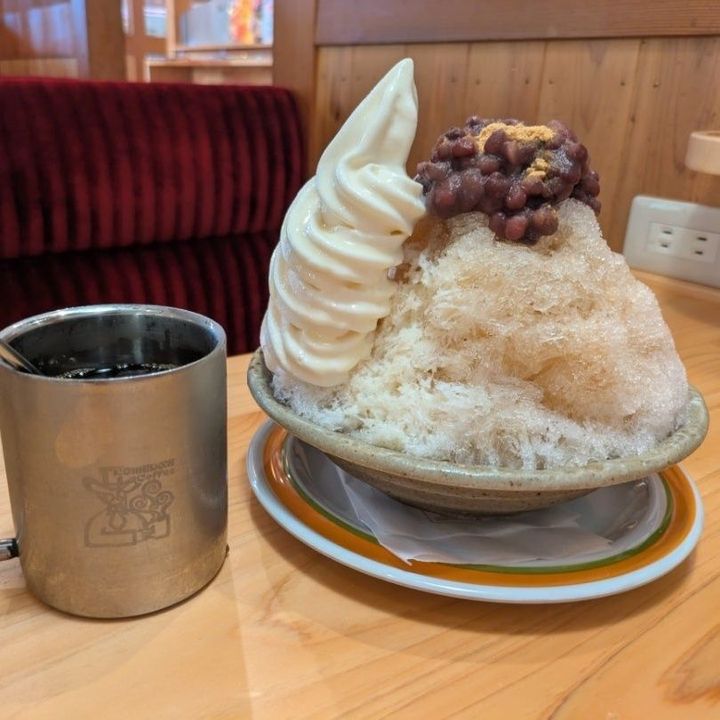 【コメダ珈琲店】今年もでかい！！エリア限定『黒蜜きなこのぜんざい氷』