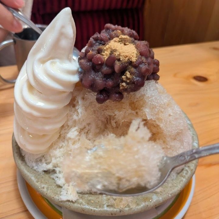 【コメダ珈琲店】今年もでかい！！エリア限定『黒蜜きなこのぜんざい氷』