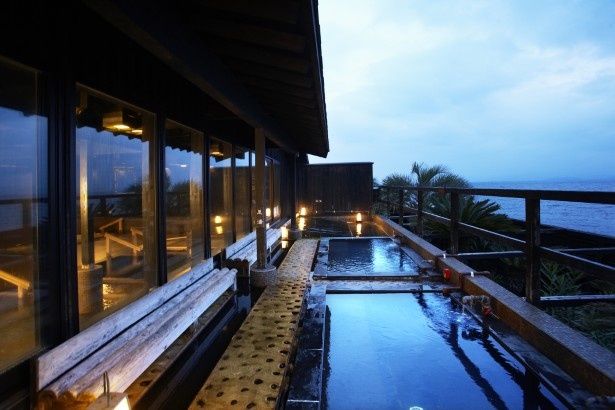地下1180メートルから湧き出す少し塩辛い自家源泉の湯が特徴のYUYU SPA 画像提供：i+Land nagasaki