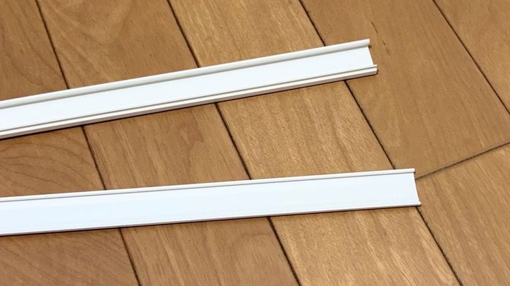 100均の「ケーブルカバー」で配線すっきり♪ LANケーブルの保護にもおすすめ【ダイソー・セリア・キャンドゥ】