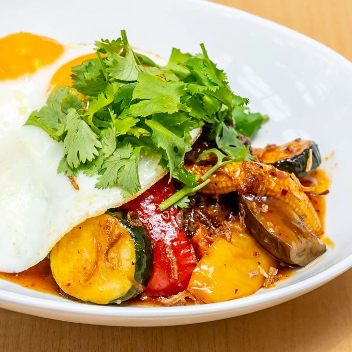 夏野菜のエスニックロコ・モコ3