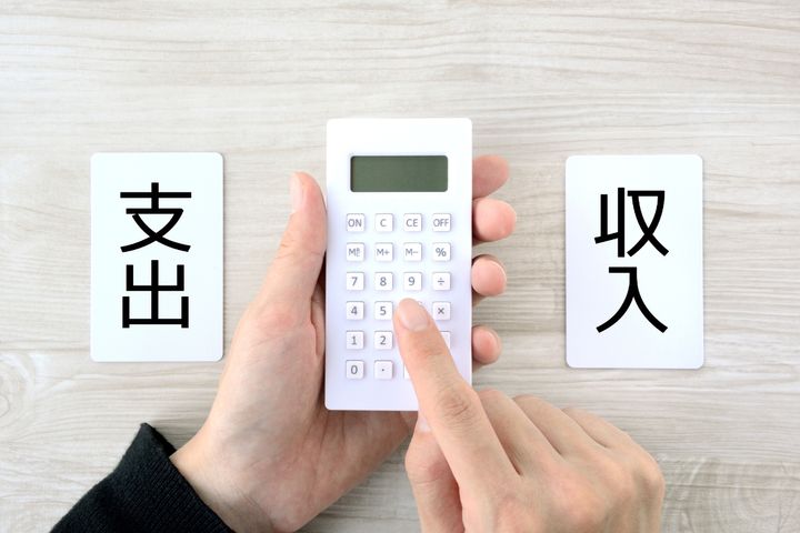 “質素すぎる”生活で300万台の年収から50万以上を貯蓄に回すよう意識。収入減に備えるフリーランスの30代男性