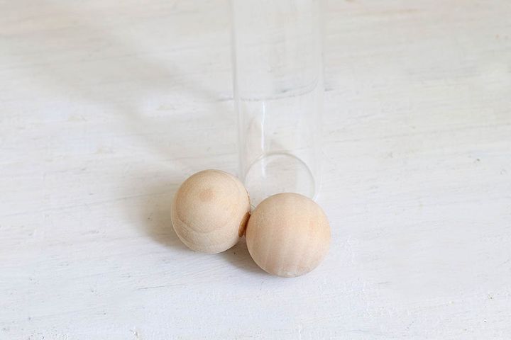 グルーガンで球体をつなげる